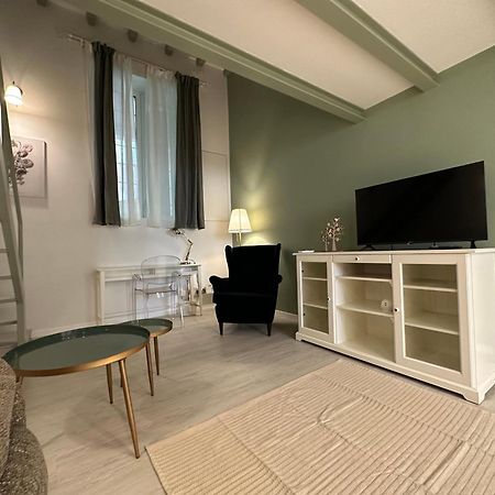 Flowers, A Cozy Suite In Milano Eksteriør bilde